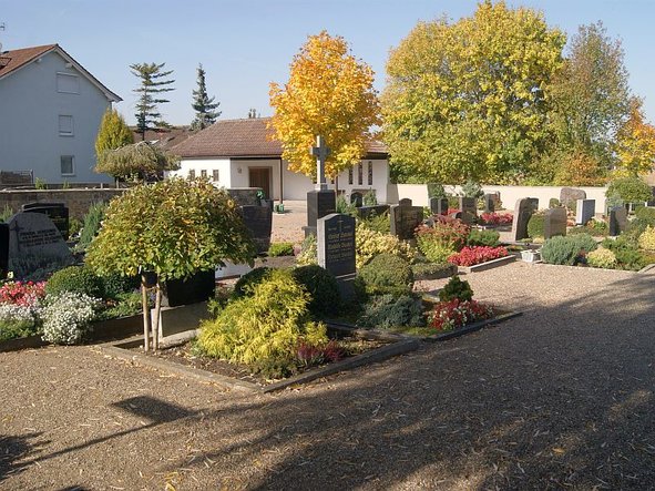 Gräber im Friedhof Fröhstockheim