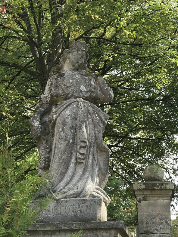 „Hadeloga-Figur“  am Schlosspark